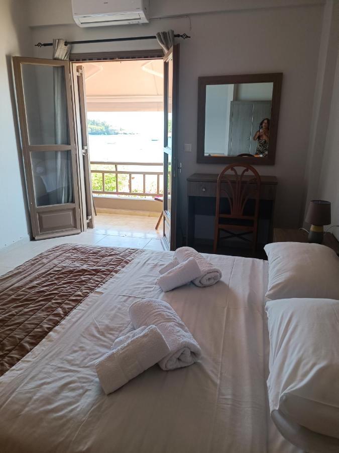 Buganvilla Sea View Apts อาเยีย เปลาเยีย ภายนอก รูปภาพ